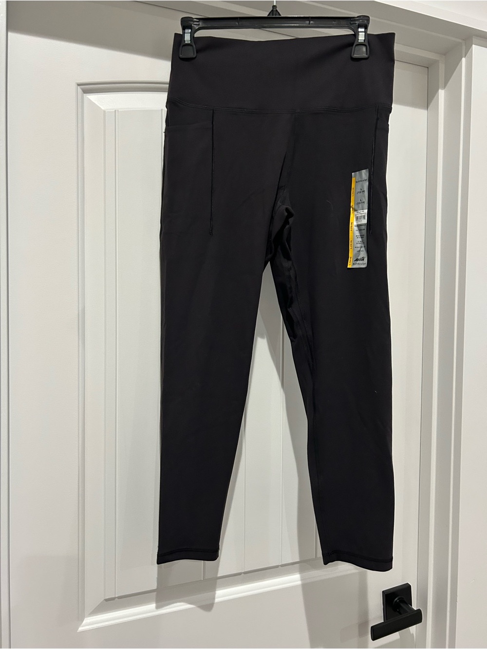 Black womens' High-Waist Active Leggings